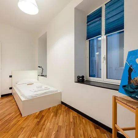 Charming Flat Next To Genoa's Aquarium - Happy Cenova