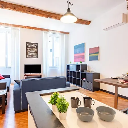 Charming Flat Next To Genoa's Aquarium - Happy Apartament Genua